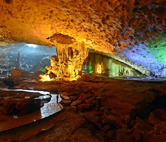 Khám phá các địa điểm du lịch nổi tiếng trong 12 ngày