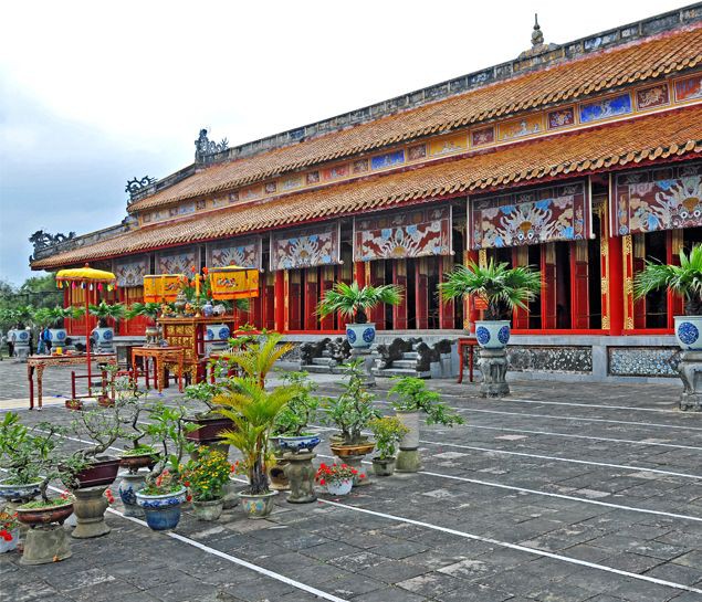 Khám phá các địa điểm du lịch nổi tiếng trong 12 ngày