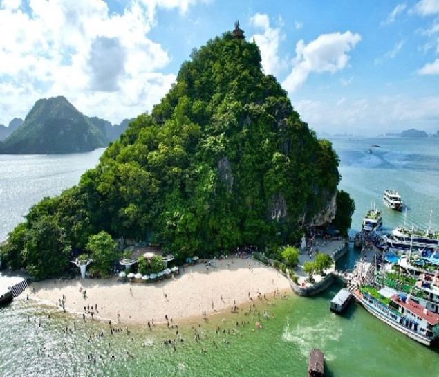 KHÁM PHÁ VẺ ĐẸP VỊNH HẠ LONG TRÊN DU THUYỀN ORIENTAL SAILS